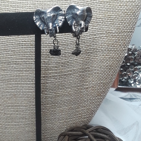 Elephant Head earrings - Picture 1 of 5